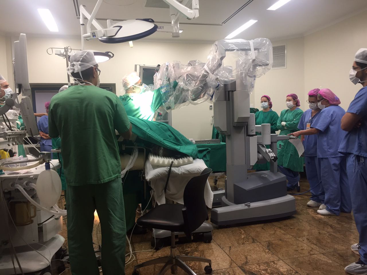 Imagem 2 blog Participação da primeira cirurgia Robótica do Hospital Moinhos de Vento